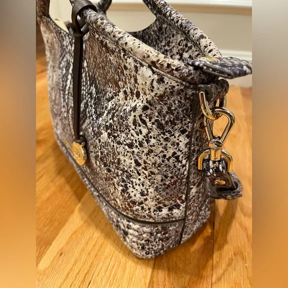Snakeskin Pattern Handbag - Picture 2 of 10